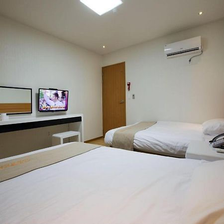 Ewha Hotel Jeju Exterior photo
