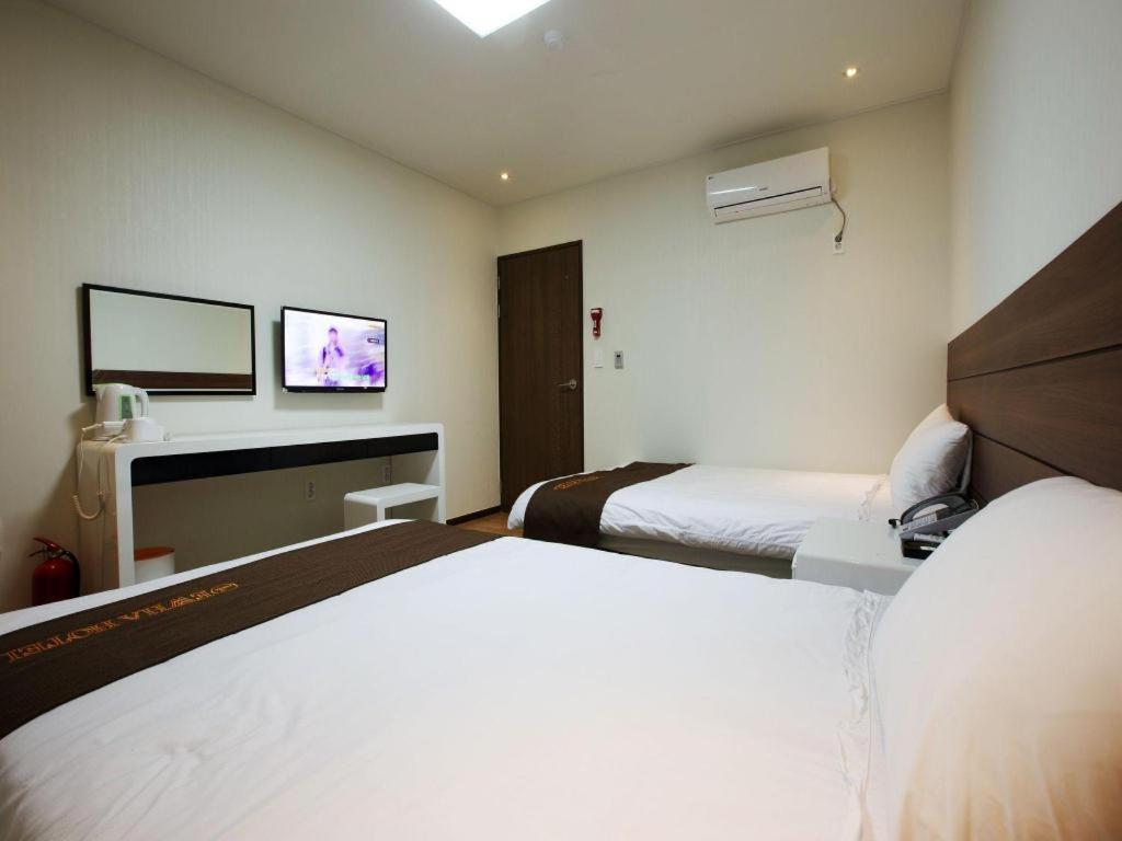 Ewha Hotel Jeju Exterior photo